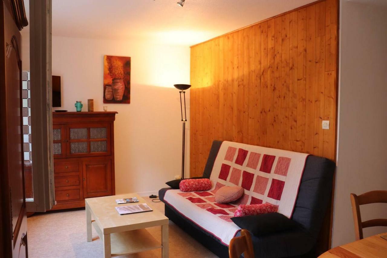 Le Nid De Barrier Apartment Bagneres-de-Luchon Bagian luar foto